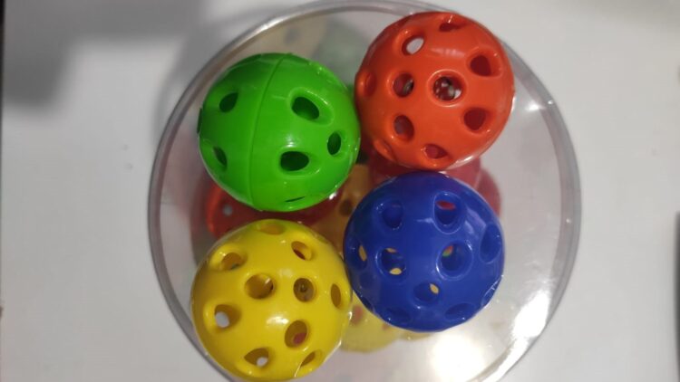 2b692f3914834e8b8613e2ebdf7c0807.jpg Renkli Kedi Topu Köpek Topu 3.5 cm 4 adet - Görsel 2
